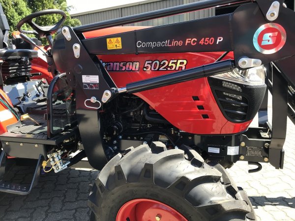 Traktor Branson 5025 R